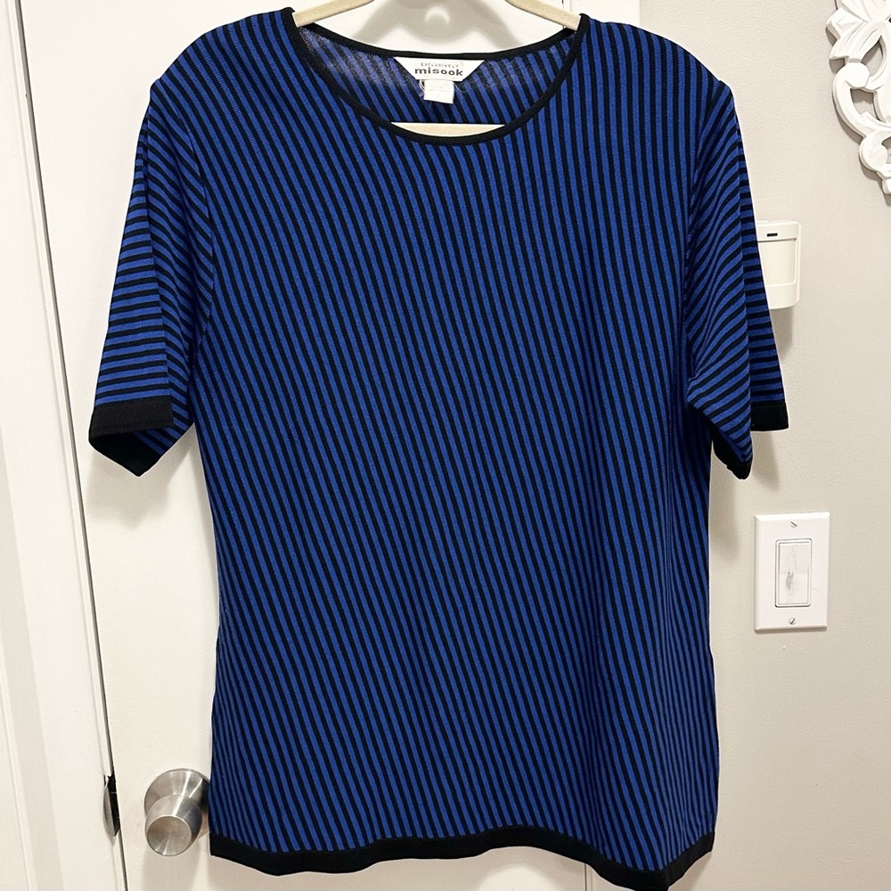 Misook Stretch Knit Short Sleeve Shirt L Women’s Diagonal Blue Black Stripe Top